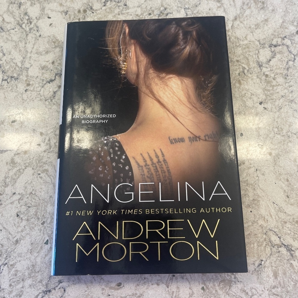 Hardback -‎ Angelina - an unauthorized biography